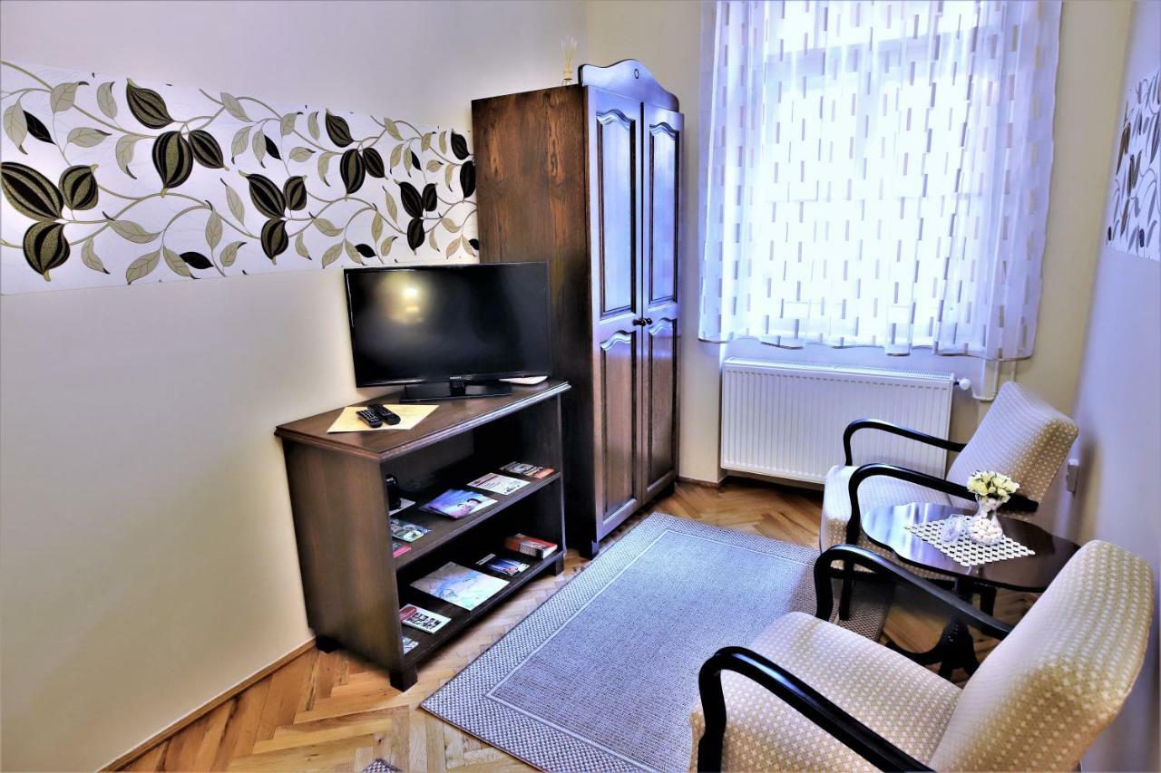 Belvarosi Apartman Appartamento Szeged Esterno foto